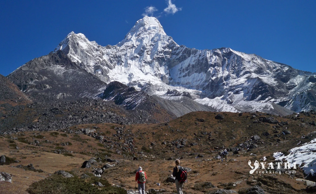 Bannière du trek camp de base Everest avec vue sur l'Ama Dablam