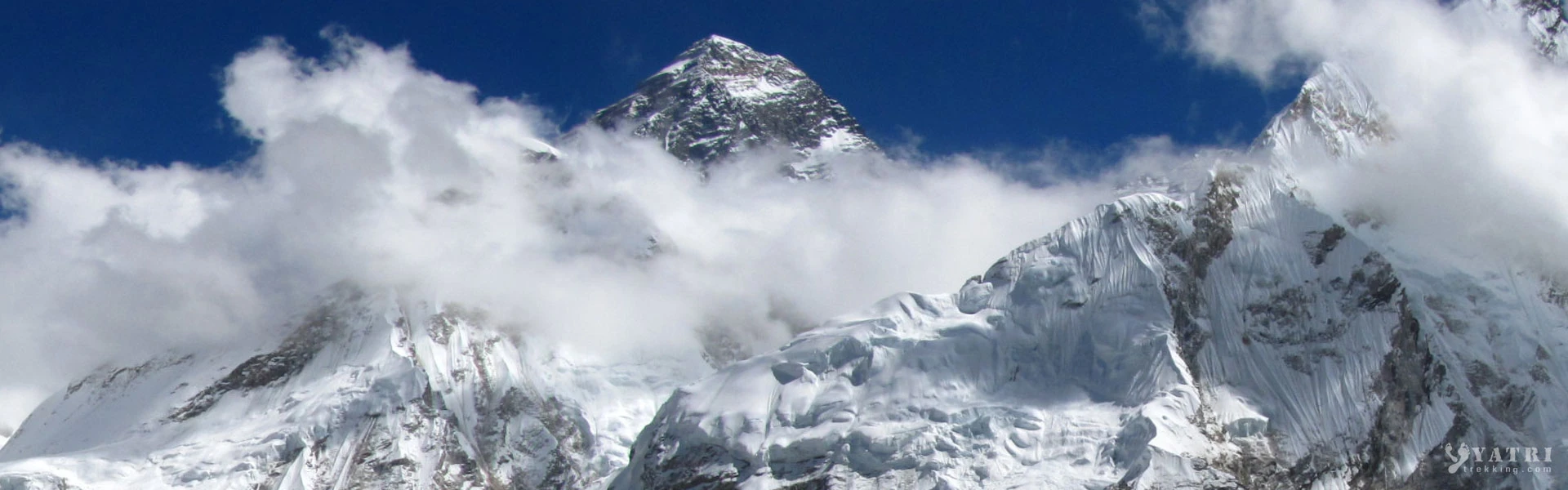 Panorama de l’Himalaya sur le trek de l’Everest Base Camp avec l’Everest et l’Ama Dablam