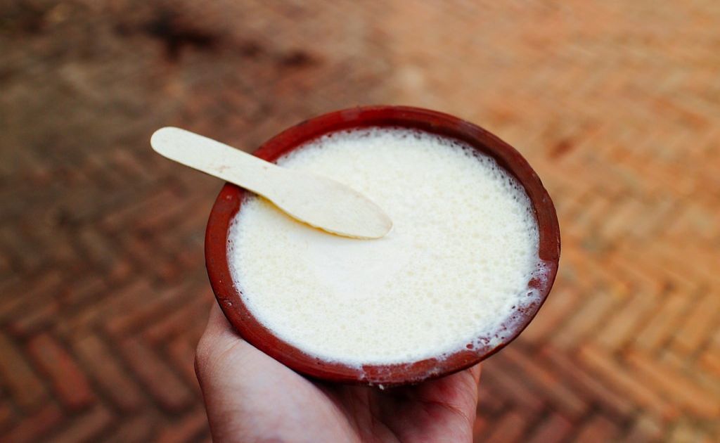 Juju Dhau yaourt sucré traditionnel de Bhaktapur