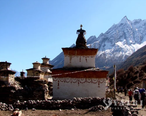 Tour Du Manaslu Chorten Th